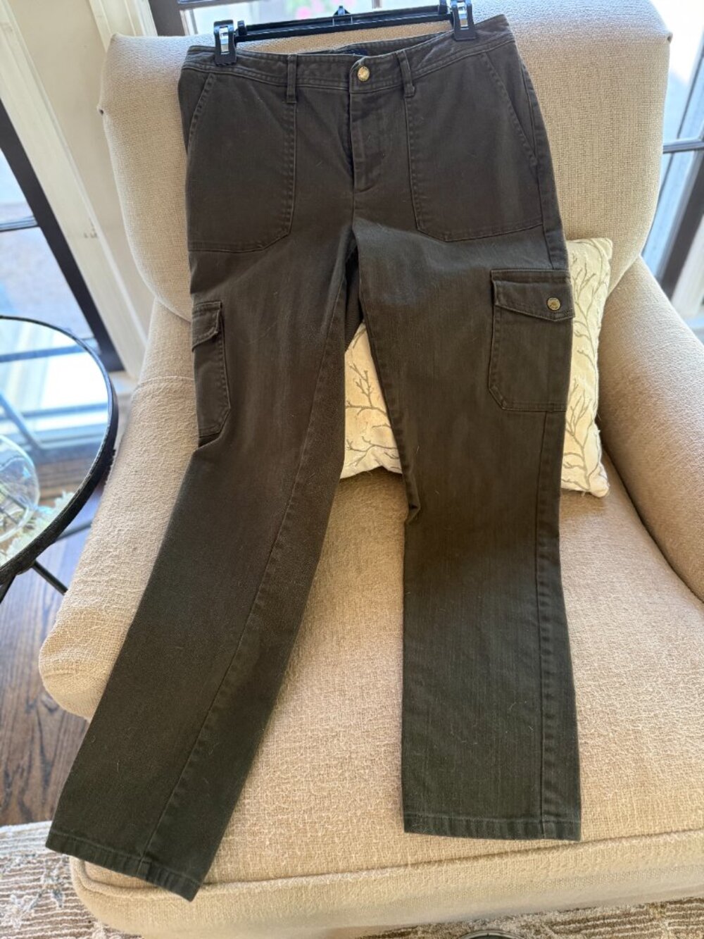 Chaps olive jeans in size 6
